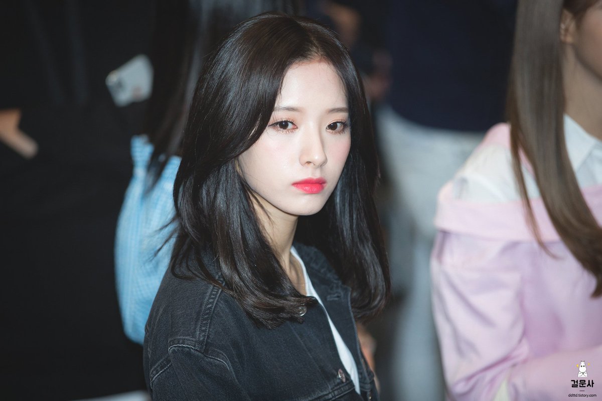 GirlGroupCD's tweet image. 180413 김포공항 #우주소녀 #보나(@WJSN_Cosmic) cfile22.uf.tistory.com/original/99F4B… cfile24.uf.tistory.com/original/997FF…