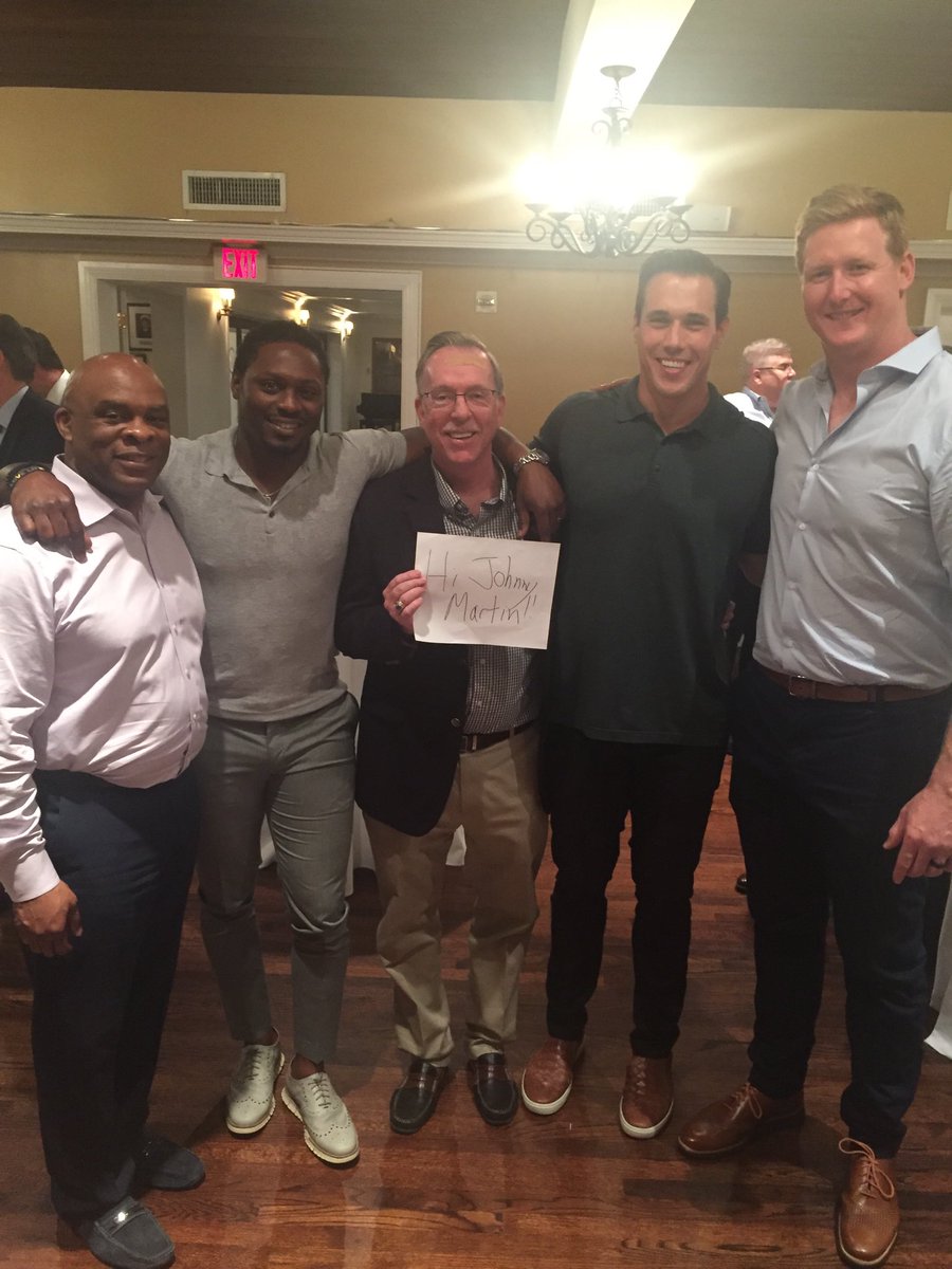 40RBND's tweet photo. This is why I love Notre Dame! Thank you ND Club of Ft Lauderdale for a great time at UND Celebration and the chance to catch-up with @NDFootball @NDMonogram @3rd_Goal @bigyoungin76 & Julius Jones #GoIrish #NDMonogram https://t.co/nSlCwqWksX