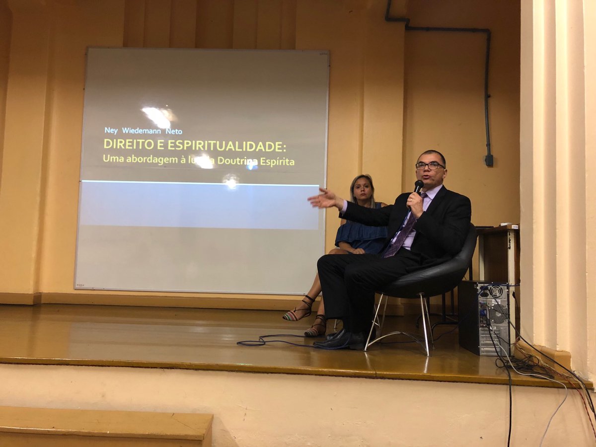 sachapper's tweet image. I Ciclo de Debates Direito e Espiritualidade promovido pelo Núcleo de Estudos de Direito Constitucional por nós coordenado na UCPEL. Des Ney Wiedemann Neto. Show!!