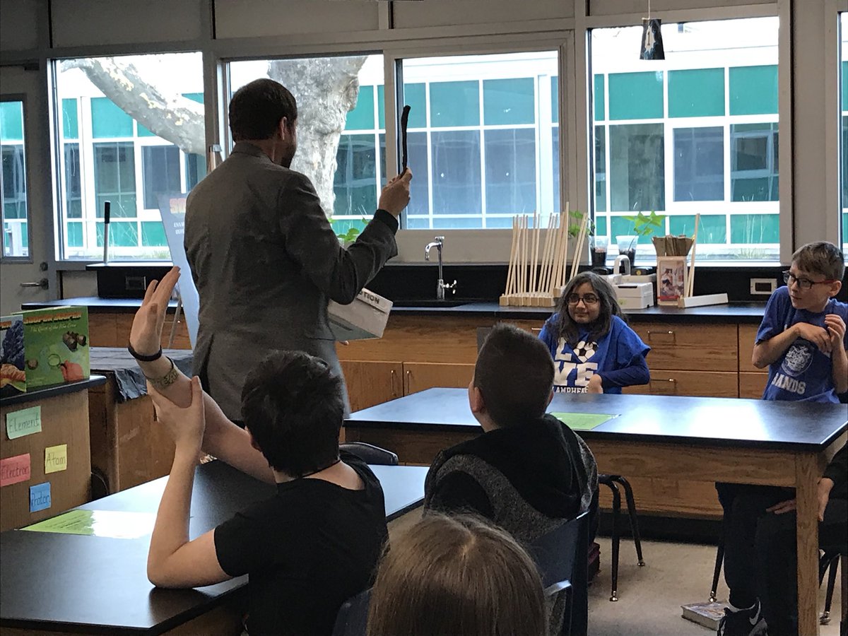 jgschlenkert's tweet photo. Scientist learning about Invasive Species in The Great Lakes with Mark Newman and the Sooper Yooper! #Wearelamphere @PagePanthers https://t.co/QsLhmCi5Lp