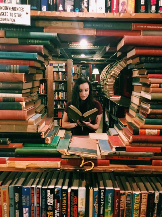 EntreLectores on Twitter: "Rodeada de #libros es como quiero yo ...