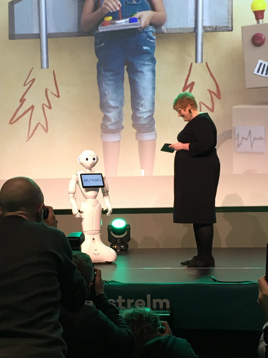 ”En liberalisme som vil gi folk frihet til å gjøre som de vil, men som også vet at det trengs rammer, normer og noen ganger offentlig styring for å sikre at friheten blir lik for alle. Ikke bare for de som kan betale for den.” - @trinesg #venstrelm