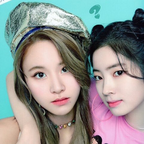 ChaeKatarina's tweet photo. TWICE's baby 💕😚
@JYPETWICE @JYPETWICE_JAPAN
@jypnation @JYPE_JAPAN
#Chaeyoung #SonChaeyoung #채영 #손채영 #チェヨン #彩瑛 #孫彩瑛 #แชยอง #TWICE #트와이스 #Dahyun #KimDahyun #DubChaeng #DaChaeng #Tzuyu #ChouTzuyu #ChaeYu #ChaeTzu #HappyChaeyoungDay #ChaengDay https://t.co/KHY3AfZSGa