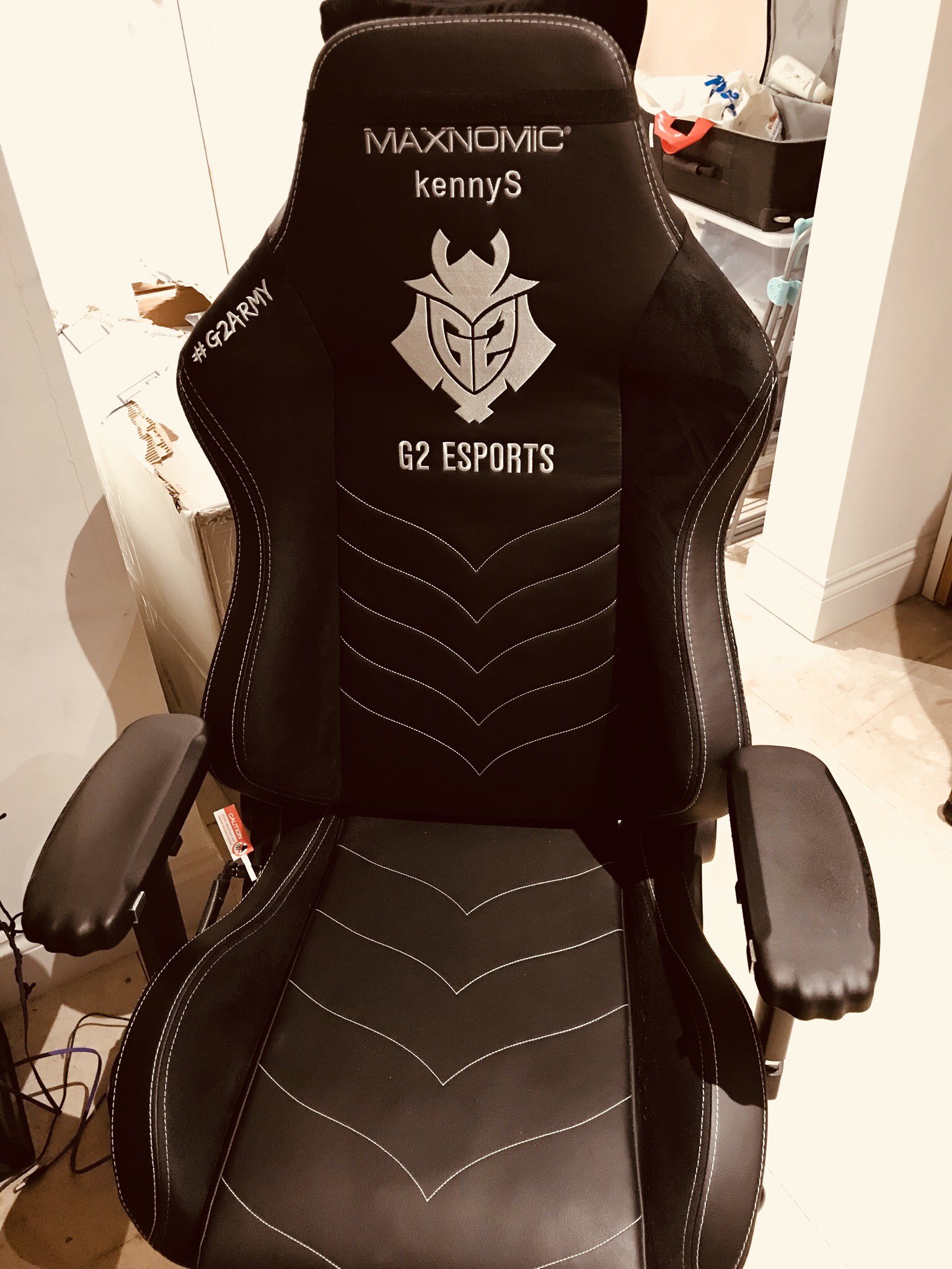 kennyS on X I sit on the freshest gaming chair NEEDforSEAT Get your own https t fk3jKHldpX https t E8pqSJWpop X
