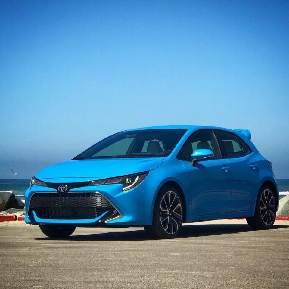 LoyalDriven's tweet photo. Morning vibes w/ @Toyota’s all-new #2019Corolla Hatchback | Pics courtesy of @Gunaxin https://t.co/EDTI2lDcre