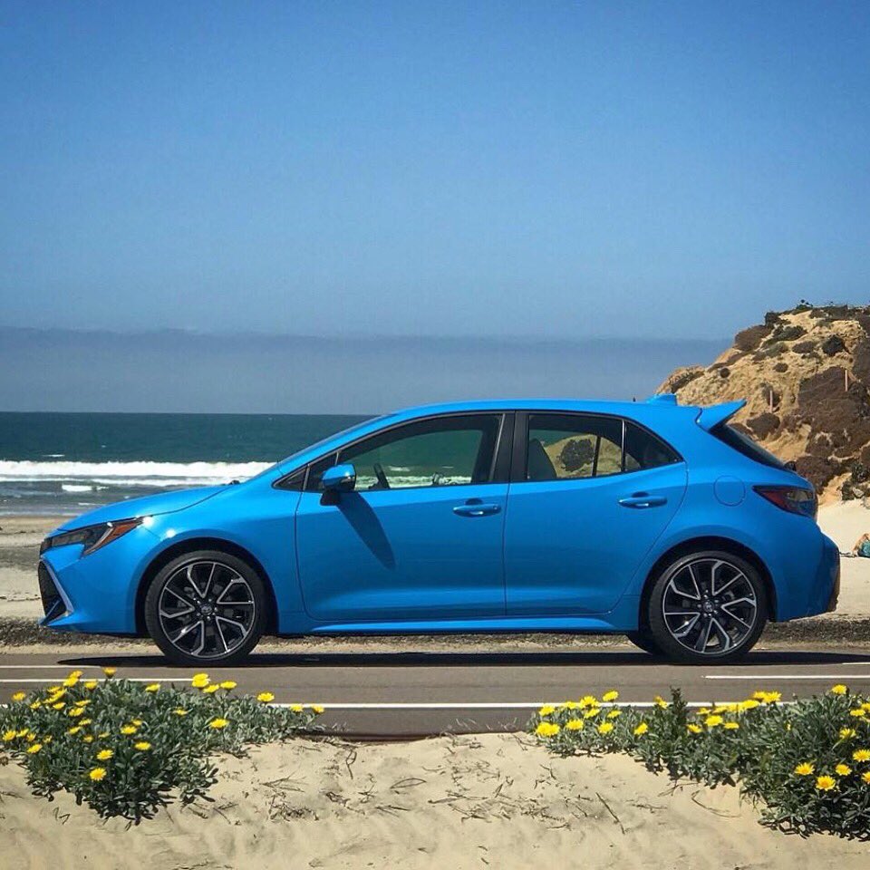 LoyalDriven's tweet photo. Morning vibes w/ @Toyota’s all-new #2019Corolla Hatchback | Pics courtesy of @Gunaxin https://t.co/EDTI2lDcre