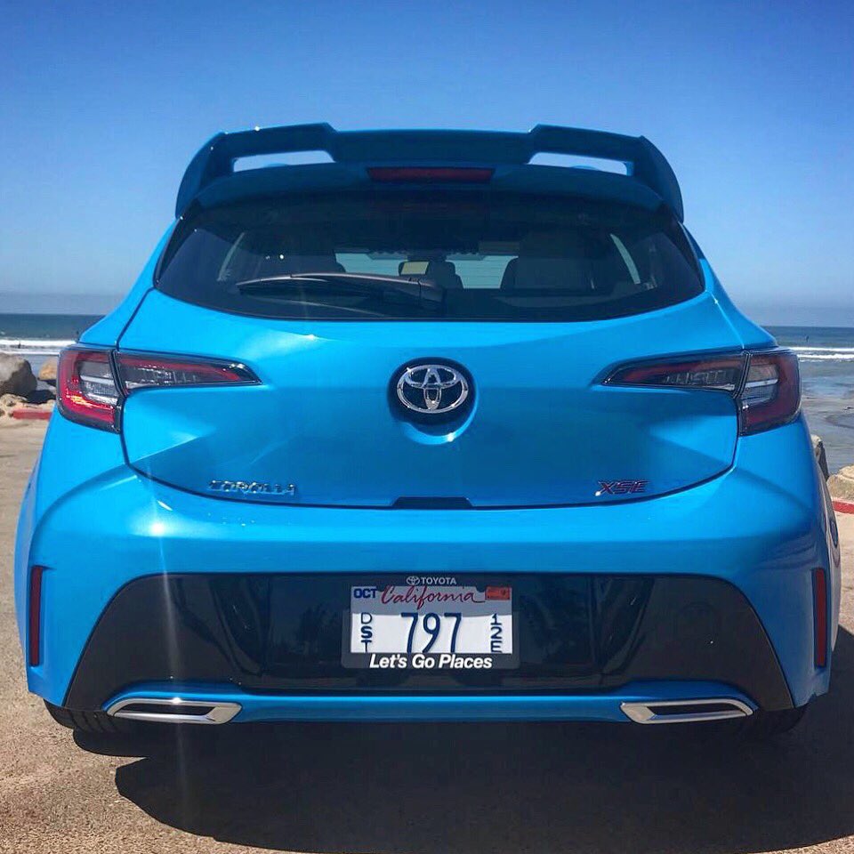 LoyalDriven's tweet photo. Morning vibes w/ @Toyota’s all-new #2019Corolla Hatchback | Pics courtesy of @Gunaxin https://t.co/EDTI2lDcre