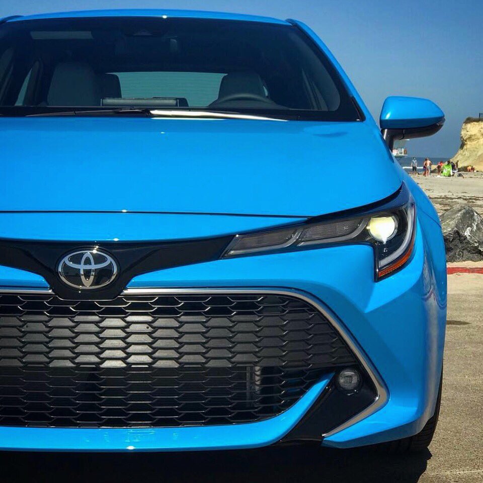 LoyalDriven's tweet photo. Morning vibes w/ @Toyota’s all-new #2019Corolla Hatchback | Pics courtesy of @Gunaxin https://t.co/EDTI2lDcre