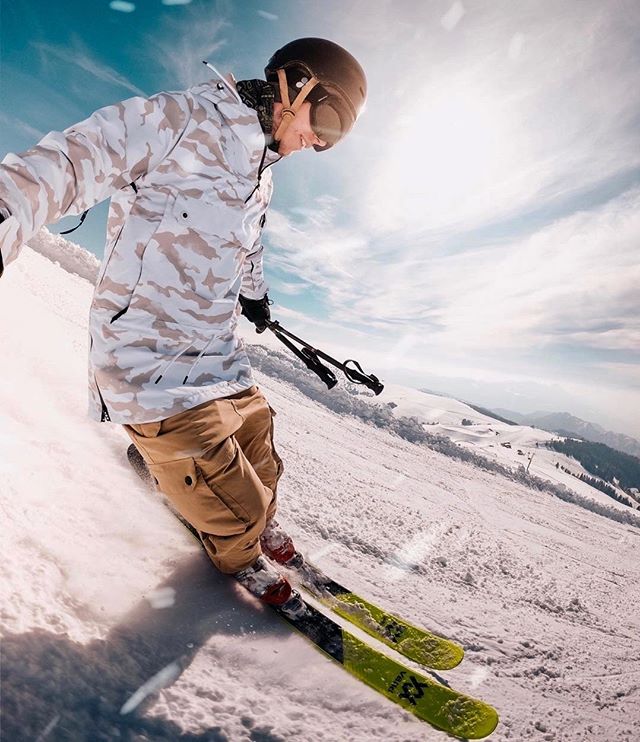 we_are_sungod's tweet photo. Spring hot laps with @simonearmanni as he sends it into the weekend! #lifelooksbetter #sungod #revolts #freeskiing #adventureproof #athlete #ski #getoutstayout #springishere #skigoggles #skiing #snowgoggles #regram #nofilter #freestyle #Spring #sun #snow #photooftheday #goproski https://t.co/ofpBvrJvBr