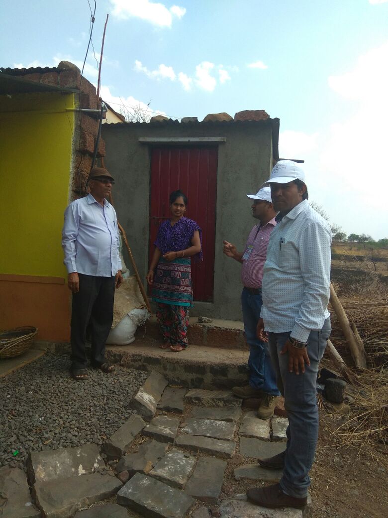 sbmbidar's tweet photo. Inspection of IHHL in Gadlegaon and Hatyal village of Harkud Gram Panchayat by Additional Director @Jayprakashchav5 . Basavakalyan taluk is one of the fast progressing taluks in Bidar thanks to the AD for regular follow ups &amp; visits. https://t.co/VF36loj7PU