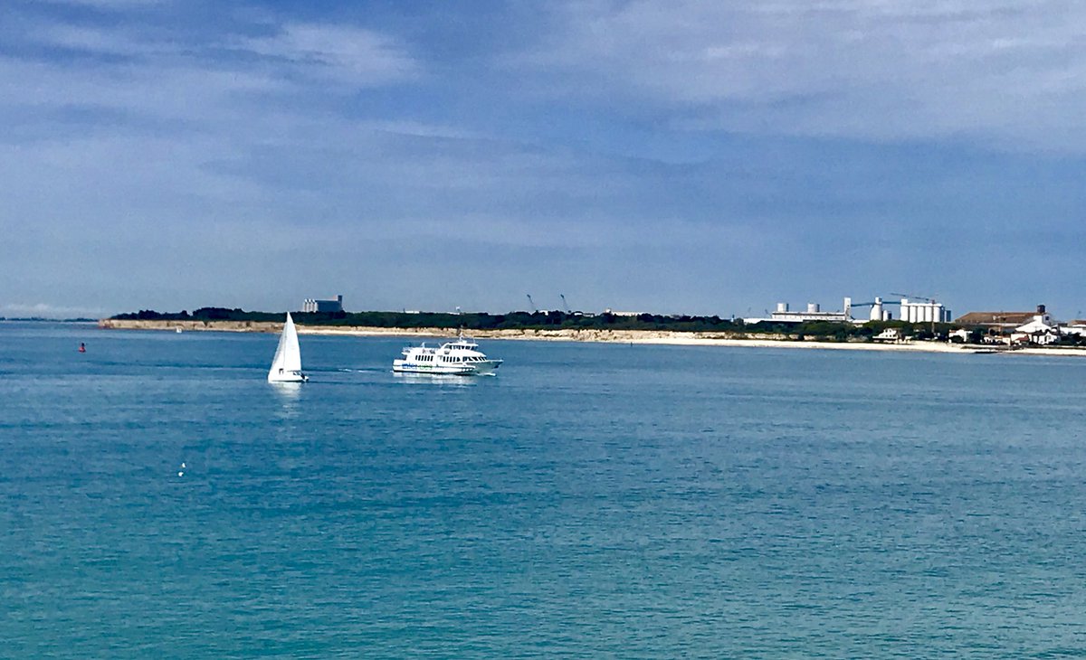 marylinesimone's tweet image. Vote ce matin du plan de gestion du #ParcNaturelMarin Gironde/pertuis charentais. Un cap est donné. Un grand merci à la petite équipe de ce grand parc. Merci aussi à ts les membres du conseil pour leur sérieux et implication @Merbiodiversite @NvelleAquitaine