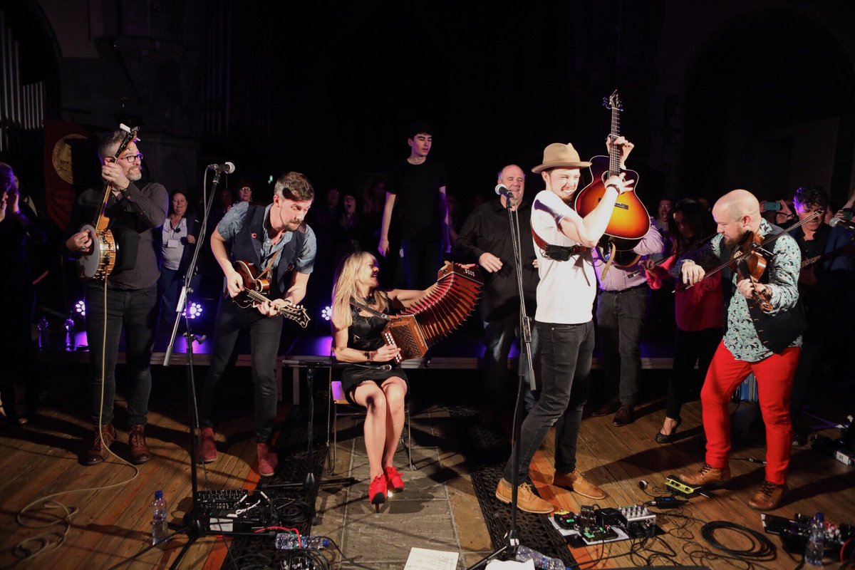 WeBanjo3's tweet photo. Wonderful affirming night in Galway last night, thanks to our brilliant guests @Gaffalo @MichelleLally2 @DonStiffe Martín O’Connor, @tradontheprom and Carina Carrick. For @RosabelsRooms and @MonroesLive https://t.co/iJ5GwBlq40