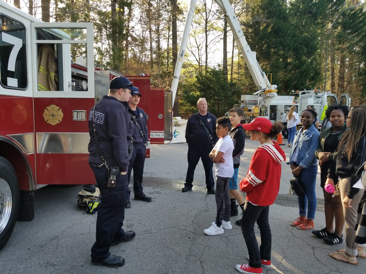 MsKerrTED's tweet photo. Checking out the truck fair at @DRMSdolphins today! We have 11 "trucks" visiting us today! #CTE #truckfair @WCPSS @STC_WCPSS https://t.co/xmuqEMPMlE