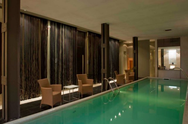Descubrí esta piscina cubierta y otros tesoros que esconde el interior del histórico <a href="/EsplendorH/">Esplendor Hoteles by Wyndham</a> Savoy #Rosario.
bit.ly/1RmvHz6
#ViviConEsplendor
#ExperienciaEsplendor