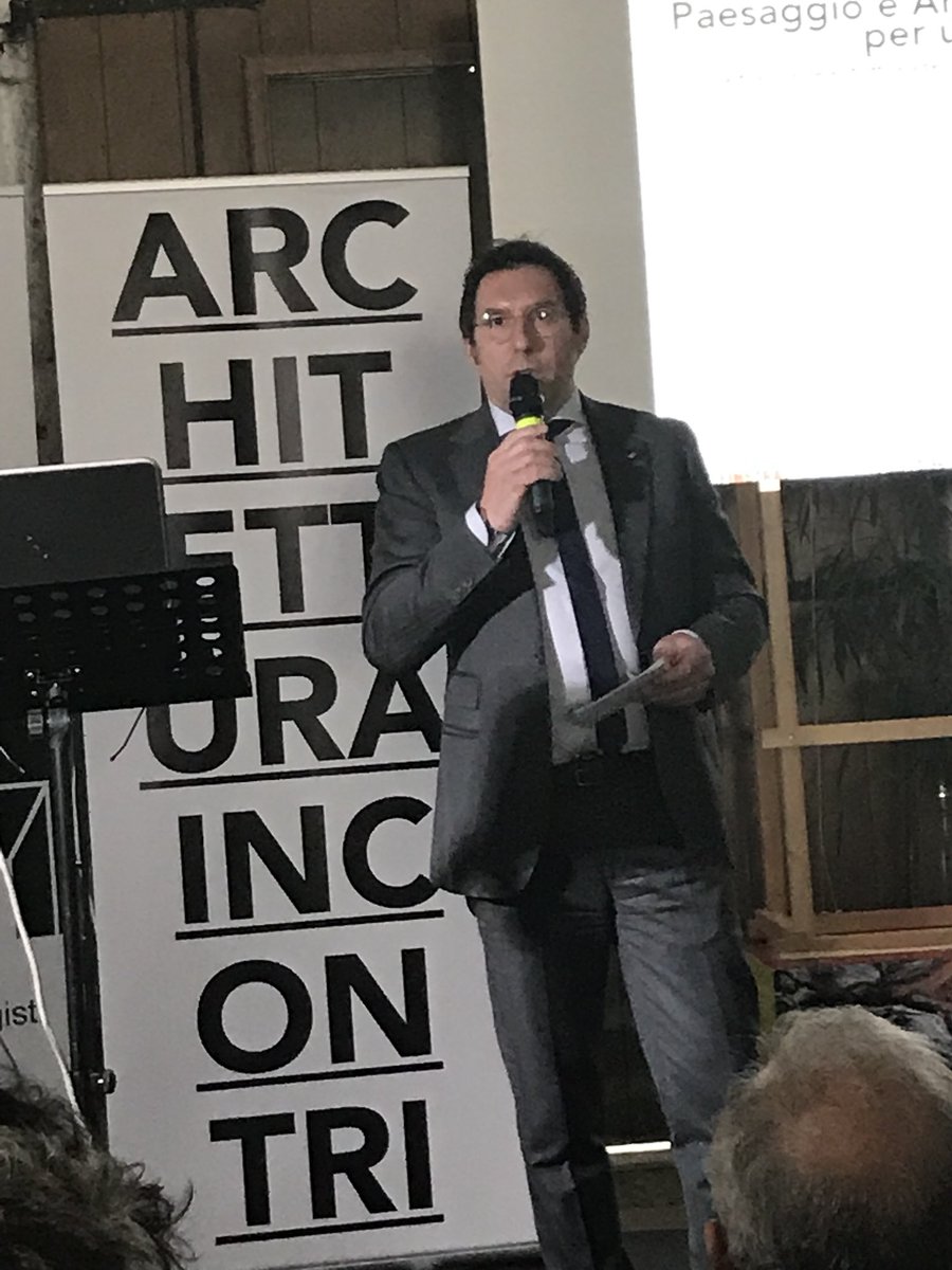 asattn's tweet photo. Il Presidente #Battaiola interviene al convegno “Paesaggio e Architettura” ricordando l’importanza della cultura del bello e della tutela del paesaggio per un turismo di qualità. @ArchitettiTN @ProvinciaTrento @dallapiccola_mi @VisitTrentino https://t.co/Fm0gK8x85R