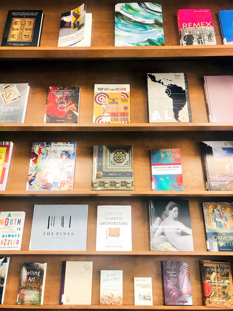 UFCOTA's tweet photo. Want to know what a day in the life of a #CreativeGator looks like? We'll be using the hashtag #UFStory all day as we explore #UFCOTA 🐊 First stop: the @UFAFALibrary to celebrate #NationalLibraryWeek 📚 https://t.co/tbJDOxhM4V