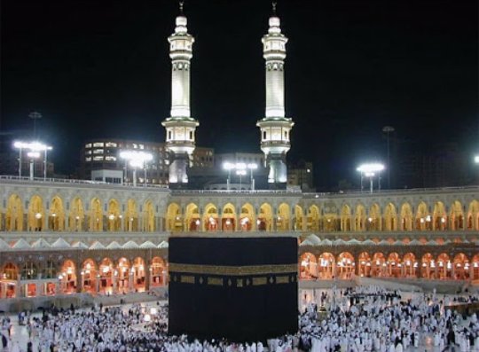 ResitGozutok's tweet photo. Allahu Teâlâ 'dan faydalı #ilim isteyiniz.
Fayda vermeyen #ilimden Allah'a sığınınız.

🕋HADİS-İ ŞERİF 🕋 https://t.co/VjVVcak61r