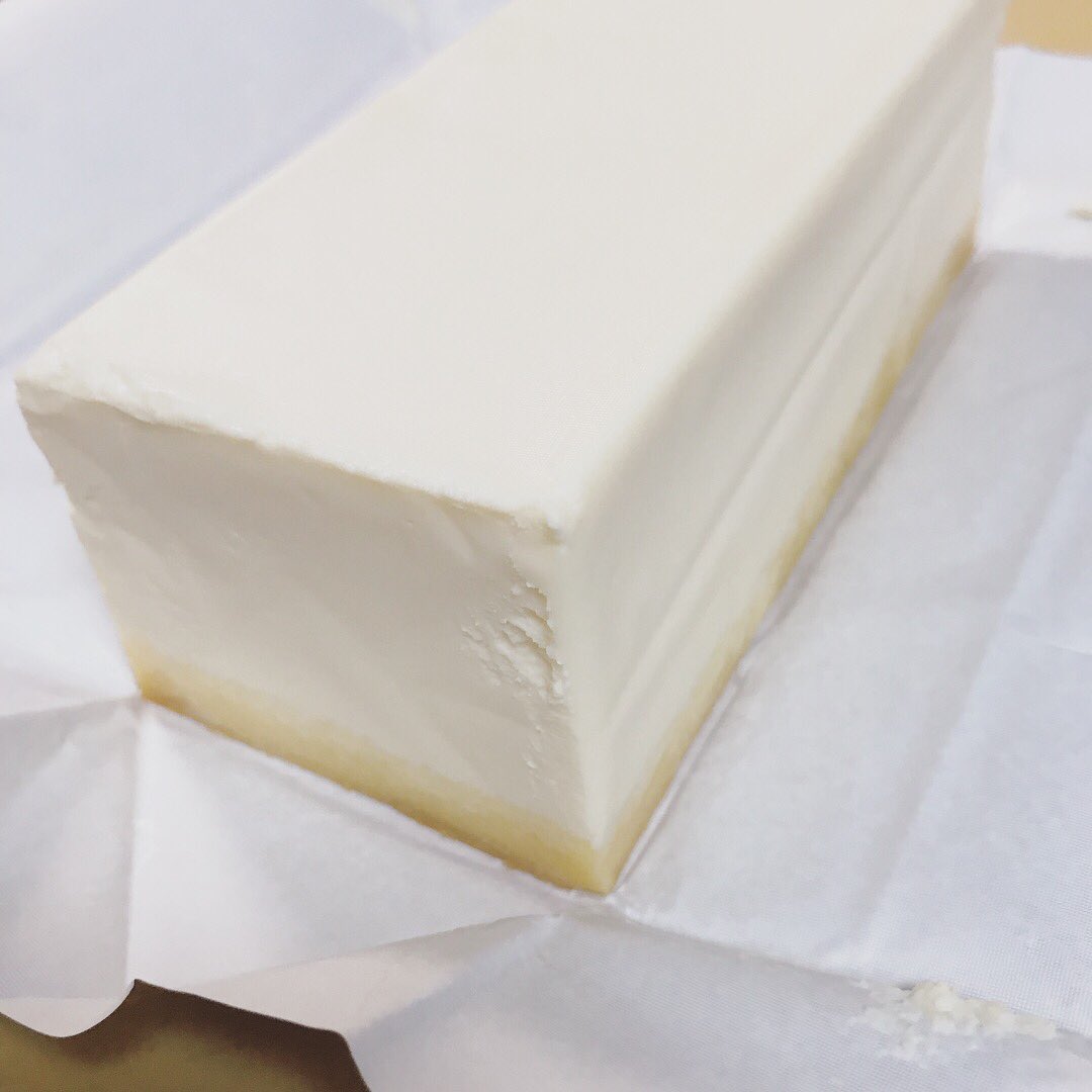 ミノリギ No Twitter 新千歳空港 北海道牛乳カステラ の 濃厚チーズケーキ ついに食べれた 見た目完全にバターでびっくりした すごく濃厚でおいしい T Co Ghjwtidgdv ミノリギ No Twitter 新千歳空港 北海道牛乳カステラ の 濃厚チーズケーキ ついに食べれた 見た目完全にバターでびっくりした すごく濃厚でおいしい T Co Ghjwtidgdv