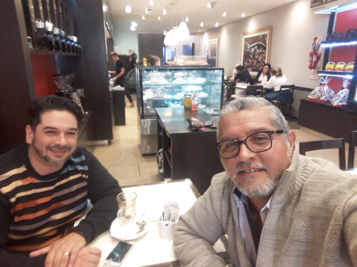 BrancaccioMarc's tweet photo. Buen fin de semana! con Gustavo Santana organizando las próximas actividades! @MunicipioEE merece un cambio! https://t.co/qFBxHvULcG