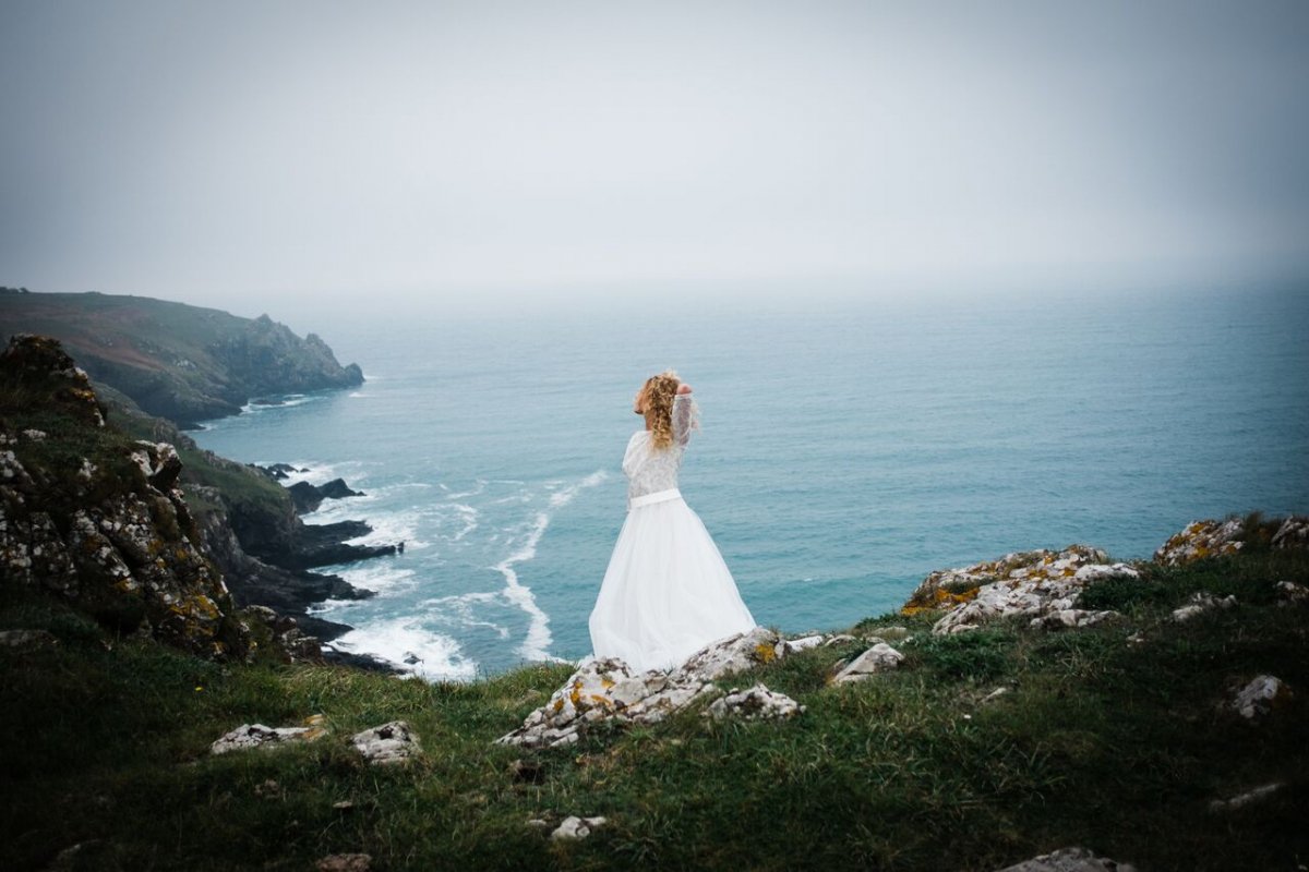 Discover incredible clifftop venues with <a href="/wildtipi/">Sam & Tim</a> up on our blog! wedmagazine.co.uk/wild-and-wonde…