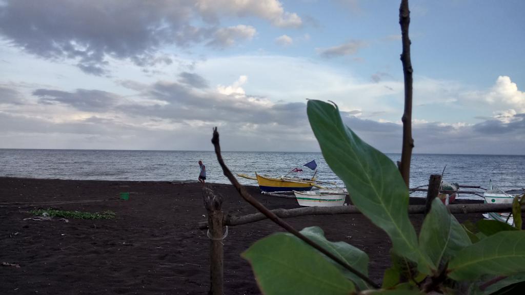 pama_pil's tweet photo. Triggeredt by the planned casino in Boracay?

You might want to get shookt w/ the permanent closure of 5 fishing brgys displacing more than 15, 000 fishing families in Sariaya, Quezon for the construction of San Miguel Corp. coal-fired power plant &amp; an oil depot.

#SaveOurShores https://t.co/9hT8nG2pax