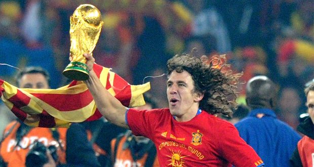 jibague's tweet photo. #ElRincóndelaHistoria hoy está cumpliendo 40 años el exfutbolista Español Carles Puyol @Carles5puyol ,sin lugar a dudas uno de los máximos referentes del @FCBarcelona , Campeón Mundial con España @SeFutbol en Sudáfrica 2010, Felictaciones Capitán!!! https://t.co/YddmlY4sfO