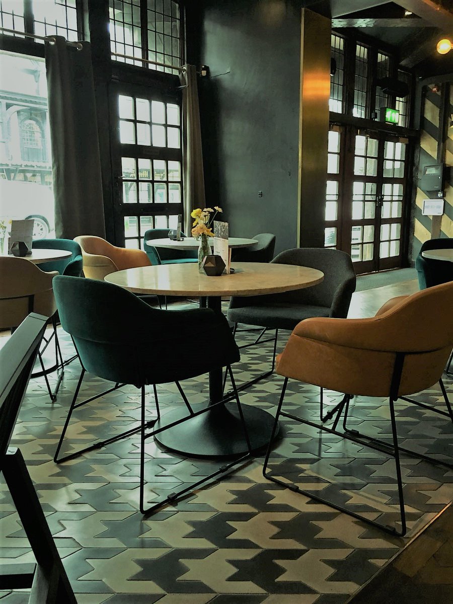 Dogtooth shaped Beton concrete tiles - now that's cool.. 
(Everyman Cinema, Oxted) #beton #concrete #bespoke #tiles #worktops #dogtooth #classic #pattern #interior #design #retro