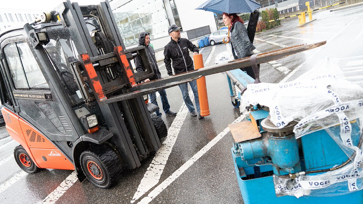 Unsere Vorbereitungen laufen auf Hochtouren und die ersten Aussteller beziehen ihr zweitägiges Quartier in der Stadthalle Chemnitz. Eine ausführliche Auflistung findet Ihr HIER: bit.ly/makerfairesach… 

#makerfairesachsen #stadthallechemnitz