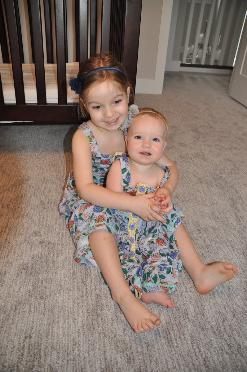 SoonersCoachJB's tweet image. If we dress like it’s spring, can it just stay spring?!?! 🤔🌳🌷🌺🤷‍♀️ #canthurt #worthashot