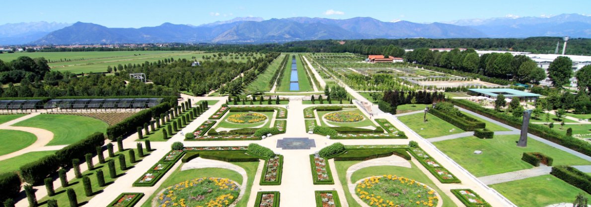 crpiemonte's tweet photo. Il 16 aprile 2011 - dopo un'imponente opera di rinnovamento - i giardini della @LaVenariaReale tornano all'antico splendore #storiedelpiemonte https://t.co/7twBIuaXVC