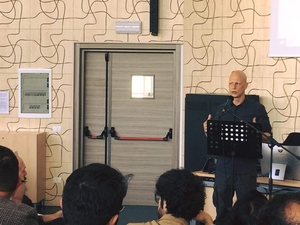 CentroPens's tweet photo. Foto dal #seminario tenutosi questa mattina: «Dieci materiali per un bastone: un'idea di #letteratura», con Giorgio #Vasta.
#13aprile #unisalento @DAMS_Unisalento https://t.co/vqSUsXN6eT