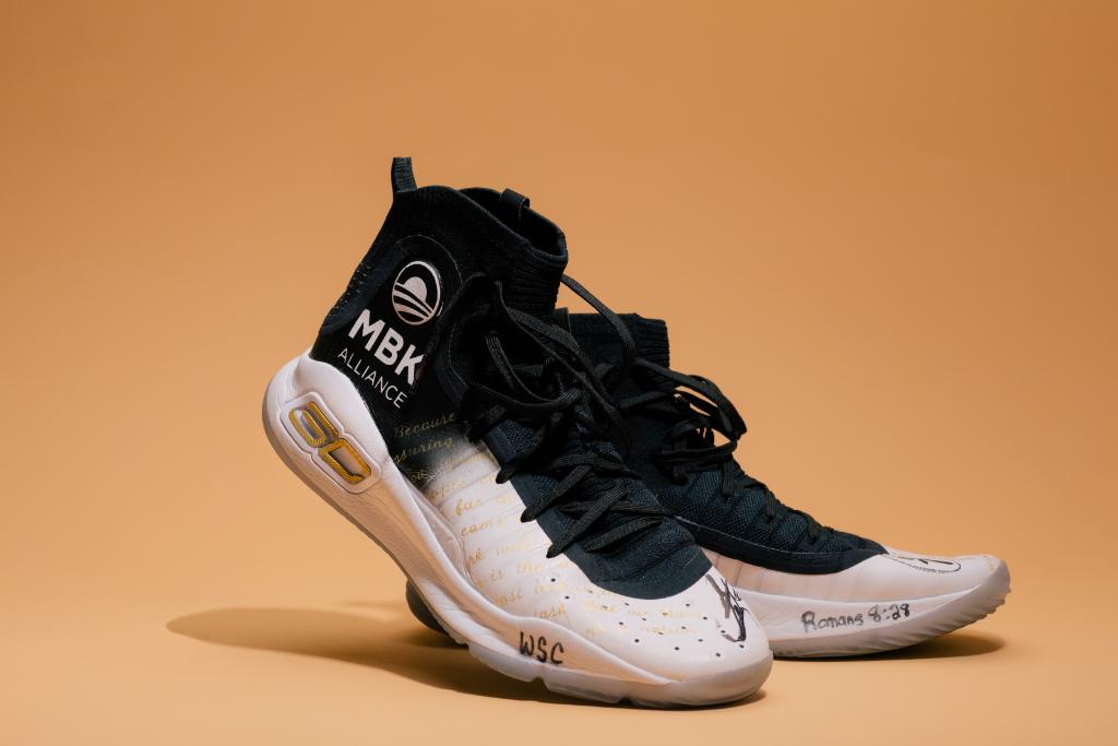 Listen up #dubnation, StephenCurry30 has something to say: RT stockx: Today is your last chance to enter! Don't miss out on your chance at game-worn, signed sneakers from StephenCurry30  for just $10. #StockXCharity
Enter Here: stockx.com/charity/stephe…