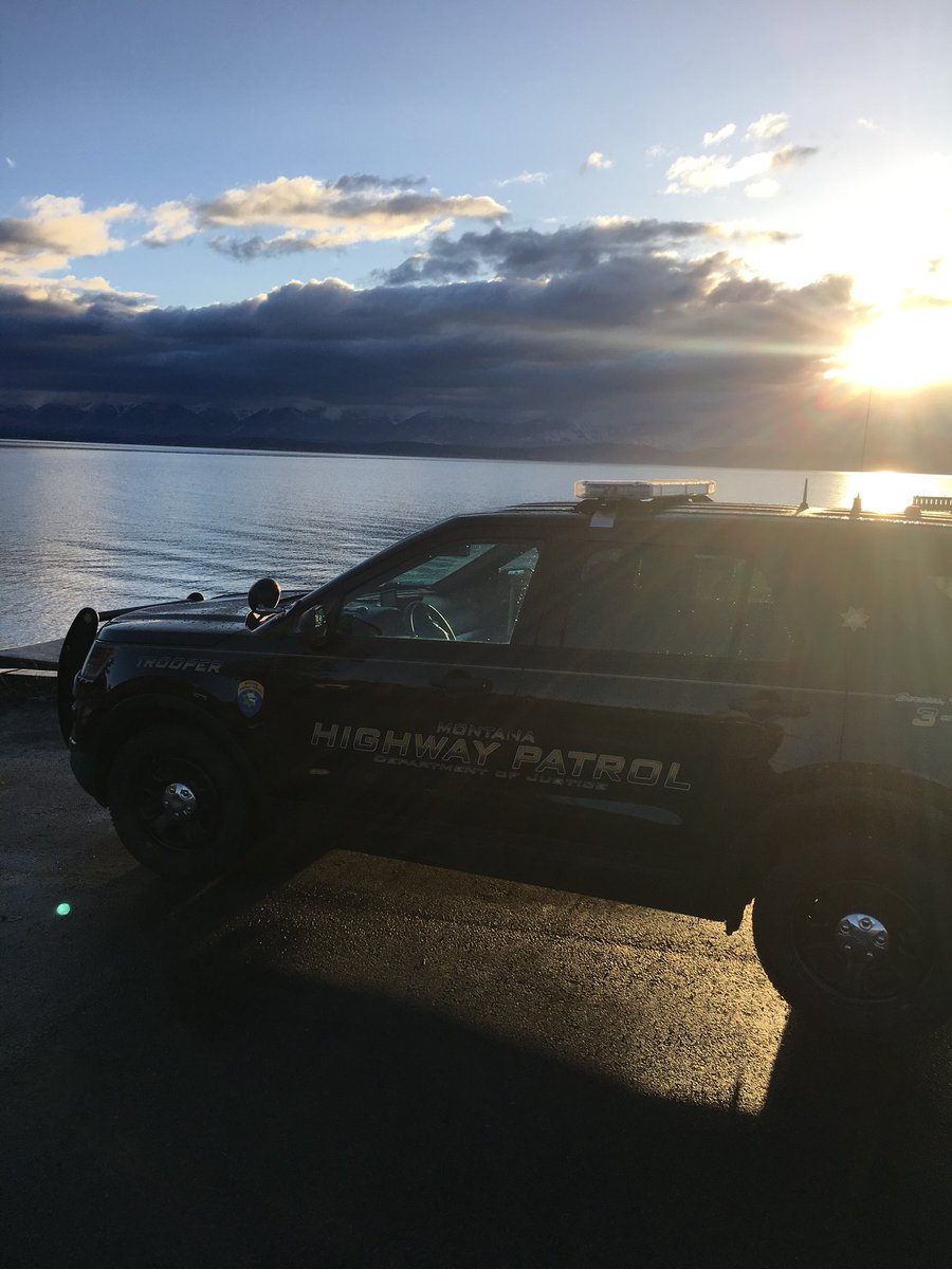 TrooperPesola's tweet image. Nothing like waking up to the smell of coffee, this view, and a computer down. 
#LakeLiving
#TechnologyProblems
