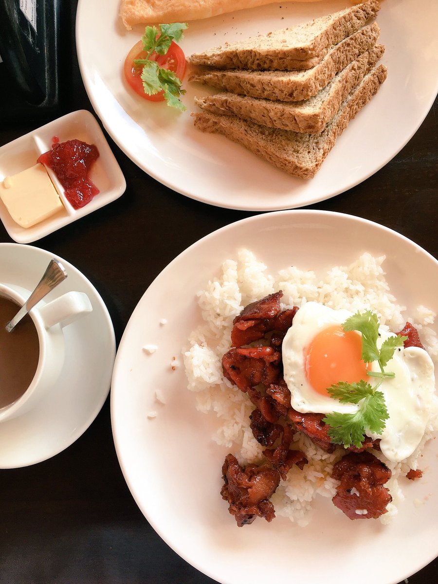 patmaeee's tweet photo. at dahil dyan, puro kain at inom nalang ginawa tuloy namin hahahaha #lamonislife https://t.co/WcZovemDtK