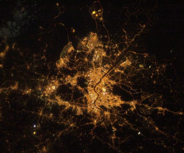 NightEarthCom's tweet photo. Detailed #NightMap of #Seoul: Detailed map of the city of Seoul, #Korea.
Taken by #Nasa ... https://t.co/OdKJE85s3E https://t.co/QHjFk3KVGo