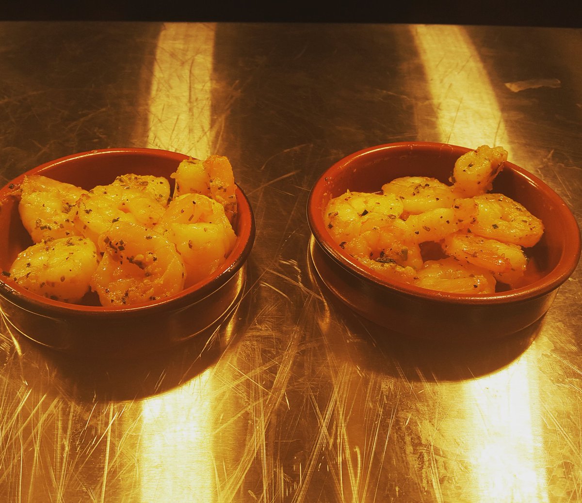 Pink tail prawns in garlic butter hitting the pass this weekend. Simple but so good you won't want to share. Pair it with a glass of <a href="/WesternHerd/">Western Herd Brewing</a> Back Beat or a simple glass of white wine. #FridayFeeling #beeroclock #tapasforthetown #tapas #Ennis #Clare #clarefood