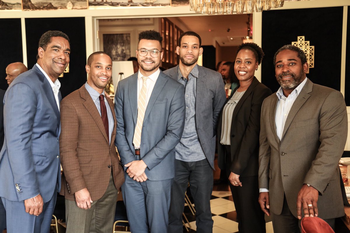 alxknght's tweet photo. Last week, the @CooleyLLP team hosted a dinner that brought together some of the most influential African American #leaders and change-makers. What happened in that room was the beginning of something great. #AAEx https://t.co/rDwbdZ907g