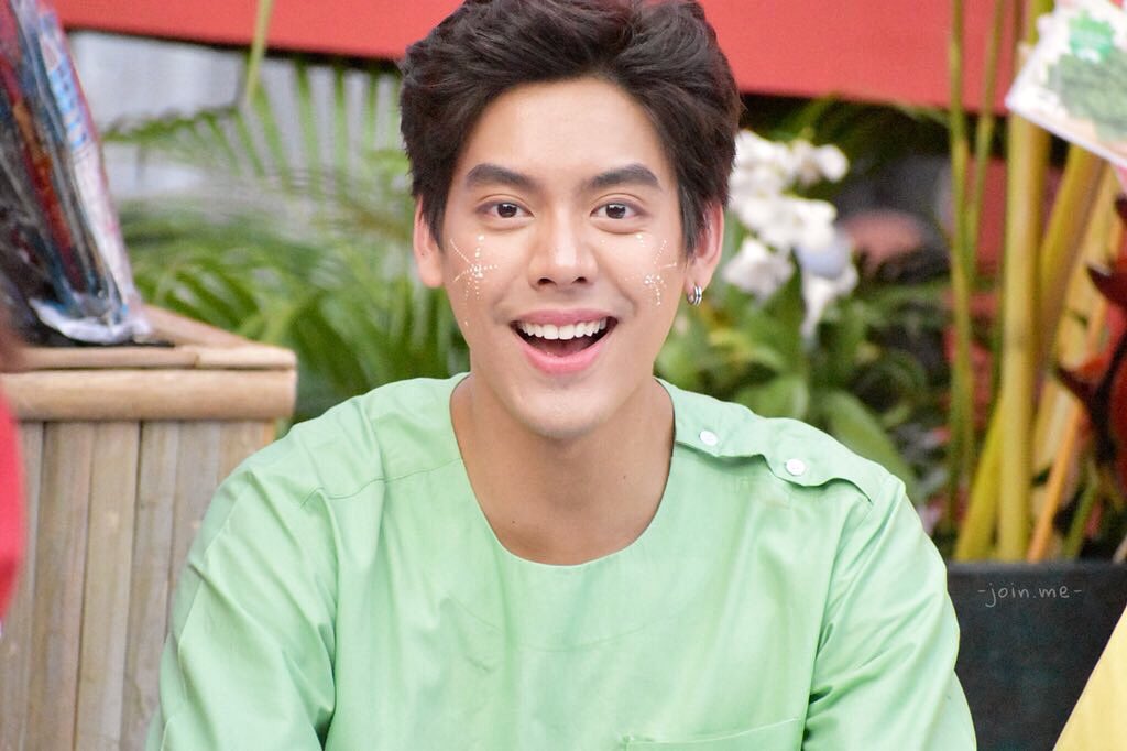 kusexyboy's tweet photo. “สงกรานต์ไม่รู้ไปไหน มาเล่นในใจเราได้นะ” 💚💦🔫
-เต้ ดาวิชญ์ 
IG : tae_darvid 
#บริหารธุรกิจ #บัณฑิต #KU69 #KUSEXYBOY 
#ศิษย์เก่าแซ่บต้องบอกต่อ 
#เต้ติสชีวิตโลเทค #TaeDarvid 
©️ Pic : sureepohn_j https://t.co/0NGPKdEgpz