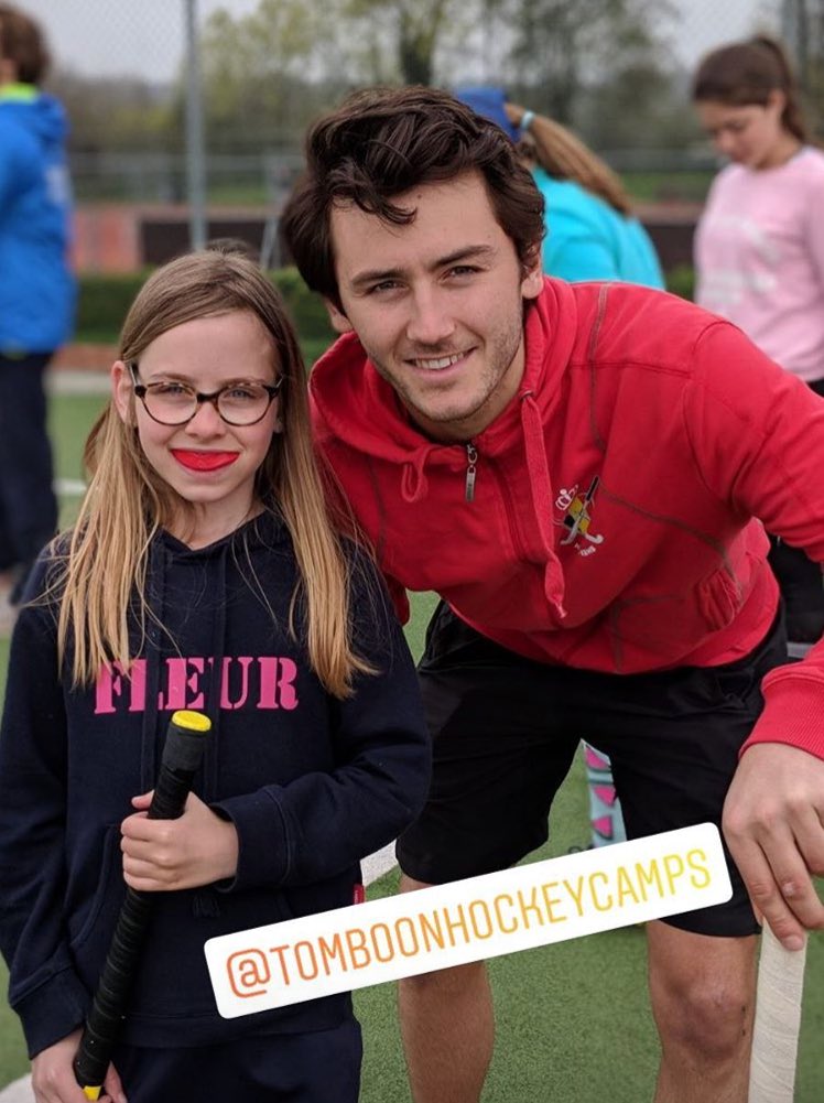 Thanks to <a href="/ArthurVDoren/">Arthur Van Doren</a> &amp; <a href="/FelixDenayer/">Felix Denayer</a> for coming to ISCA and Blue Lions Tervuren today 🤩 #redlions #hockeycamps #TBHC