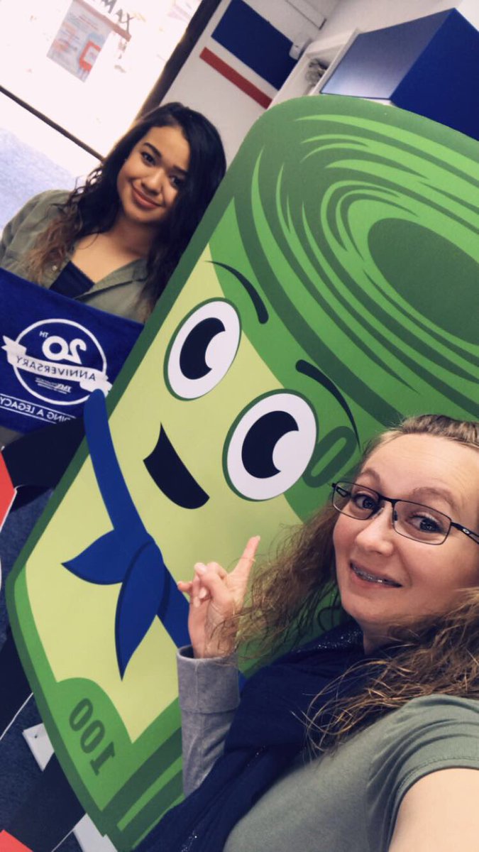 haleychavez05's tweet photo. Supporting the Blue and Green with @MightytitleMax and @titlemax of Buford @eubanks_vincent https://t.co/AblSTTqLBi
