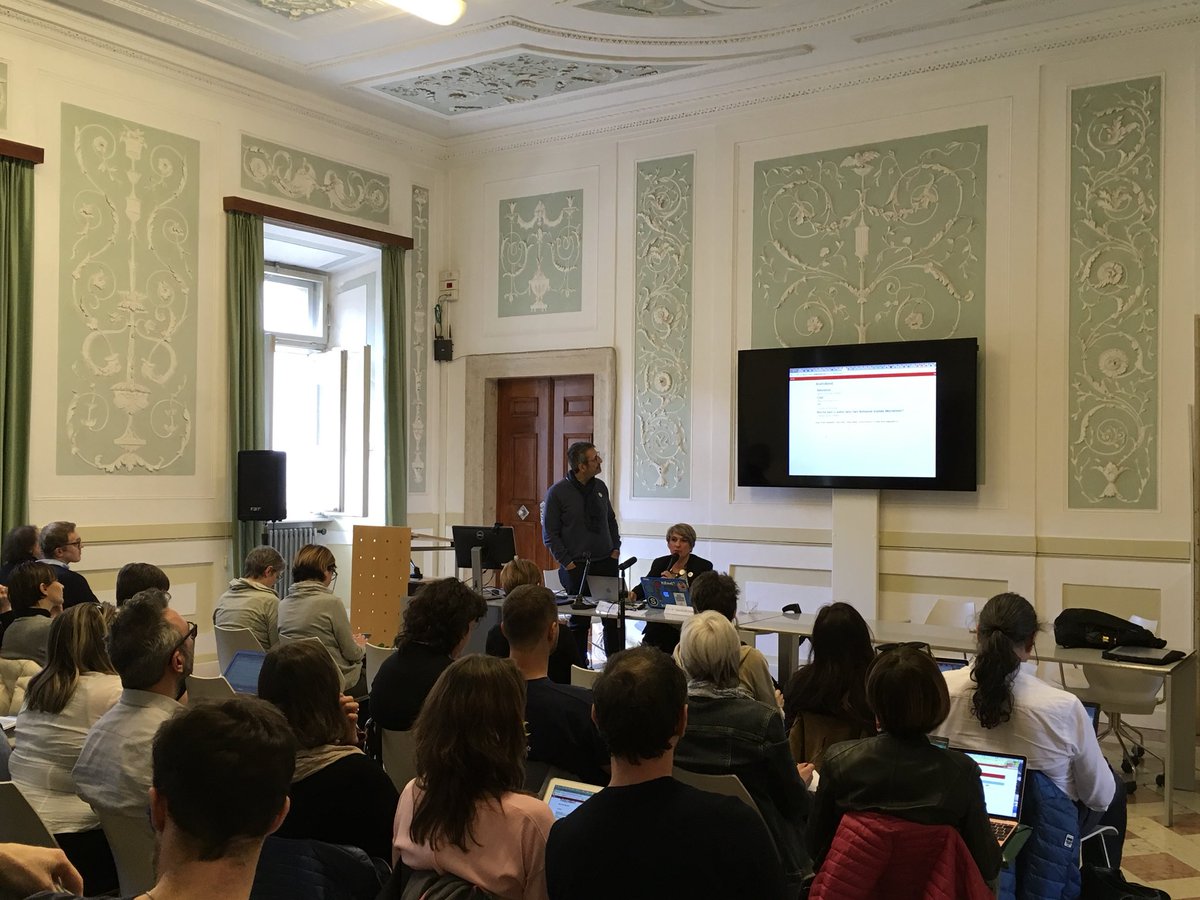 Bettananni's tweet photo. Sala piena e interattiva a Palazzo Fedrigotti con @antonf e @Dandiddi #ATuttoByod @MiurSocial @_Educa_ @IpraseTrentino @ProvinciaTrento https://t.co/q9KmacmkTD