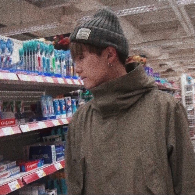 archive_yoongi's tweet photo. MATERIAL BOYFRIEND
#MTVBRKPOPBTS • #PremiosMTVMiaw • #BTSARMY • @BTS_twt
#Suga #슈가 #방탄소년단 #Yoongi

~  Bolinho D https://t.co/NhyOQ633kg