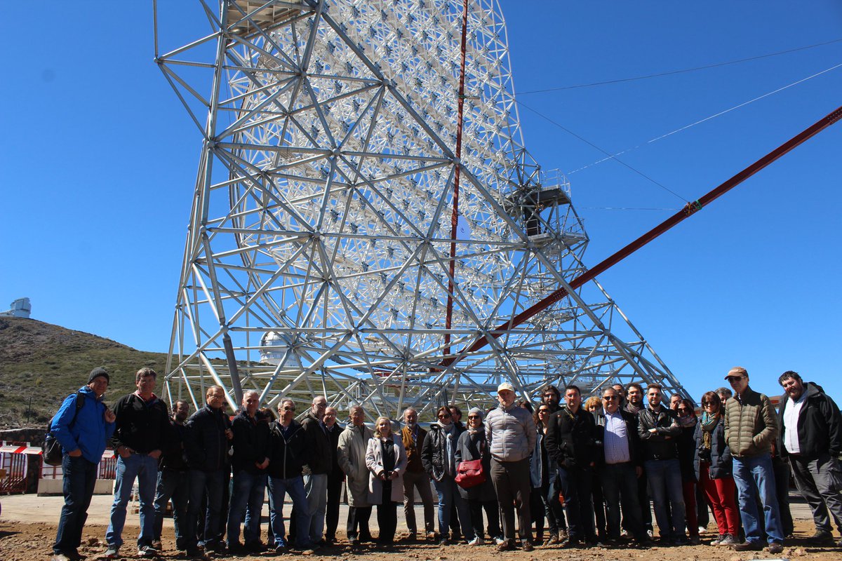 "El Universo es el mejor acelerador de partículas" –La Palma ha reunido a físicos de todo el mundo para hablar de los resultados del Espectrómetro Magnético Alfa (AMS), entre los que se encuentran las primeras posibles detecciones de antimateria primordial
bit.ly/2GZ1ngH