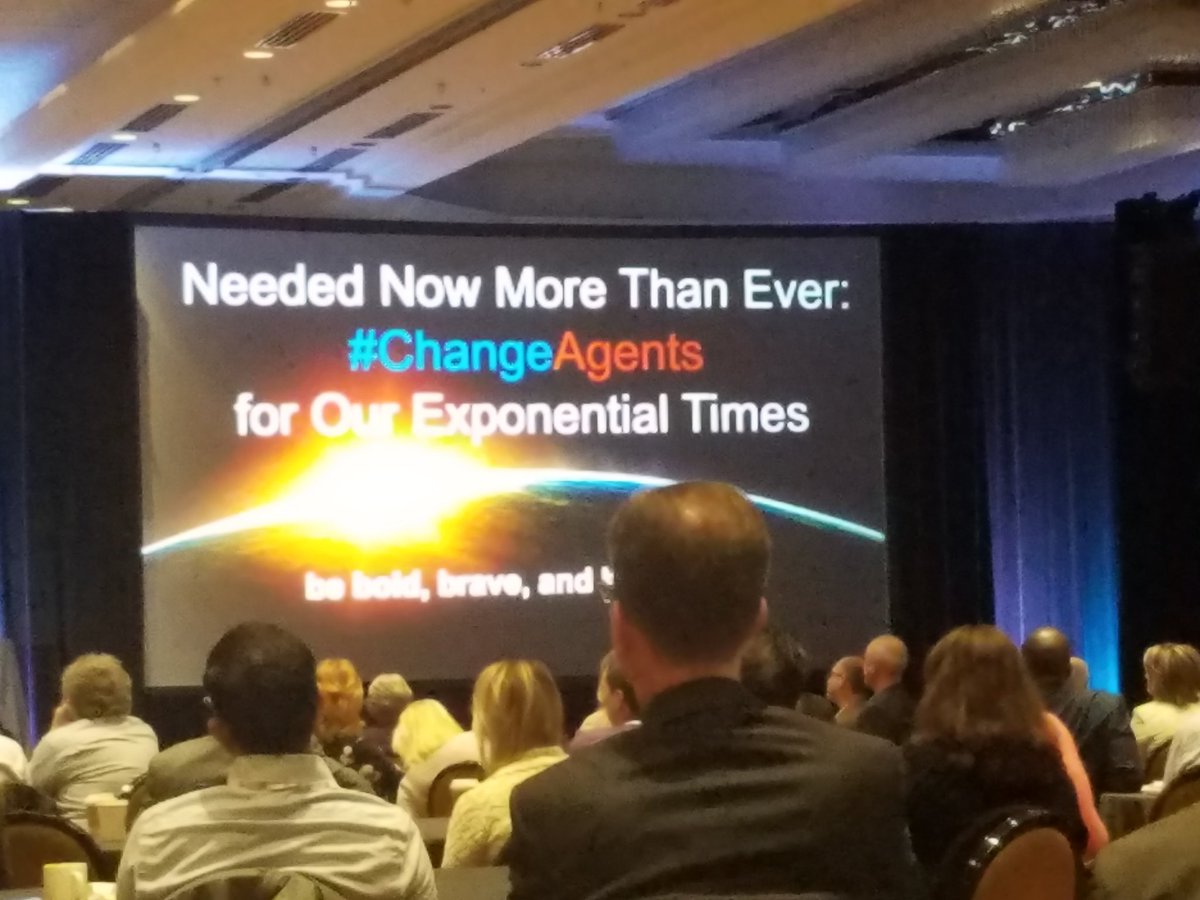 NanciSchimizzi's tweet photo. #SIMConnectLive18 Keymote by Dr David Bray #changeagents are needed now more than ever! https://t.co/Jkev1rOzml