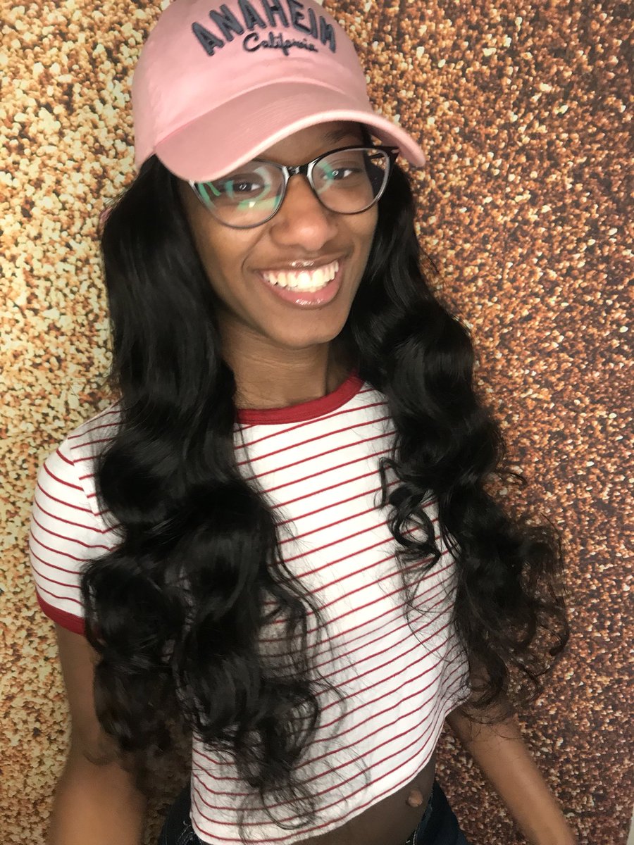 thedonnmarie's tweet photo. So my baby sister tried my loose wave hair in inches 20,22,14 with a matching 18 inch closure. It still hasn’t been curled, straighten, etc. Wig by yours truly💖. Follow @lilMaraj_ #DoseofDonn #VirginHair  #WigInstall #ClosureSewinATL #AtlHairPLUG #VirginHairAtl #SewINExtensions https://t.co/9BfrD1NhOc