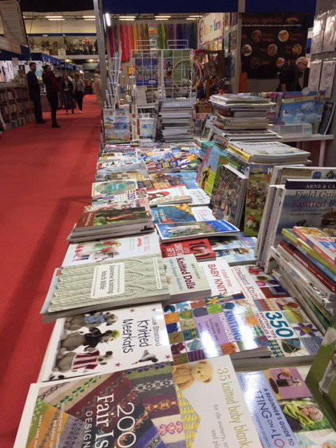 SearchPress's tweet image. ON NOW! 
Head over to the Search Press/ @PurpleValleyDes stand at @Craft4Crafters to buy from a selection of the finest books available on art and crafts!
More details: Shepton Mallet – 12-14th April 2018 – 10am -5pm
craft4crafters.co.uk/Bath2/

#show  #craft #craft4crafters