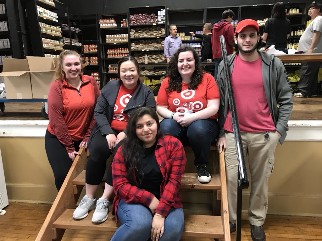 peanutpapi's tweet photo. Giving back to the community. Supporting our local Food Pantry #community #t1175 @dave_target11 @Christina_Cham @RoblesKat101 https://t.co/kB0rB2phvs