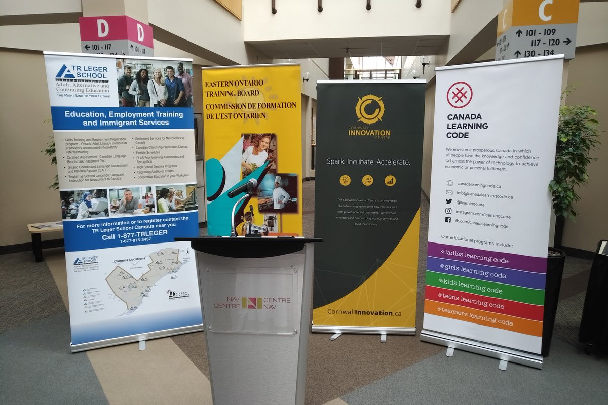 This is the backdrop for the announcement. @cwlinnovates @NAVCENTRE https://t.co/sn7uqeyMEm