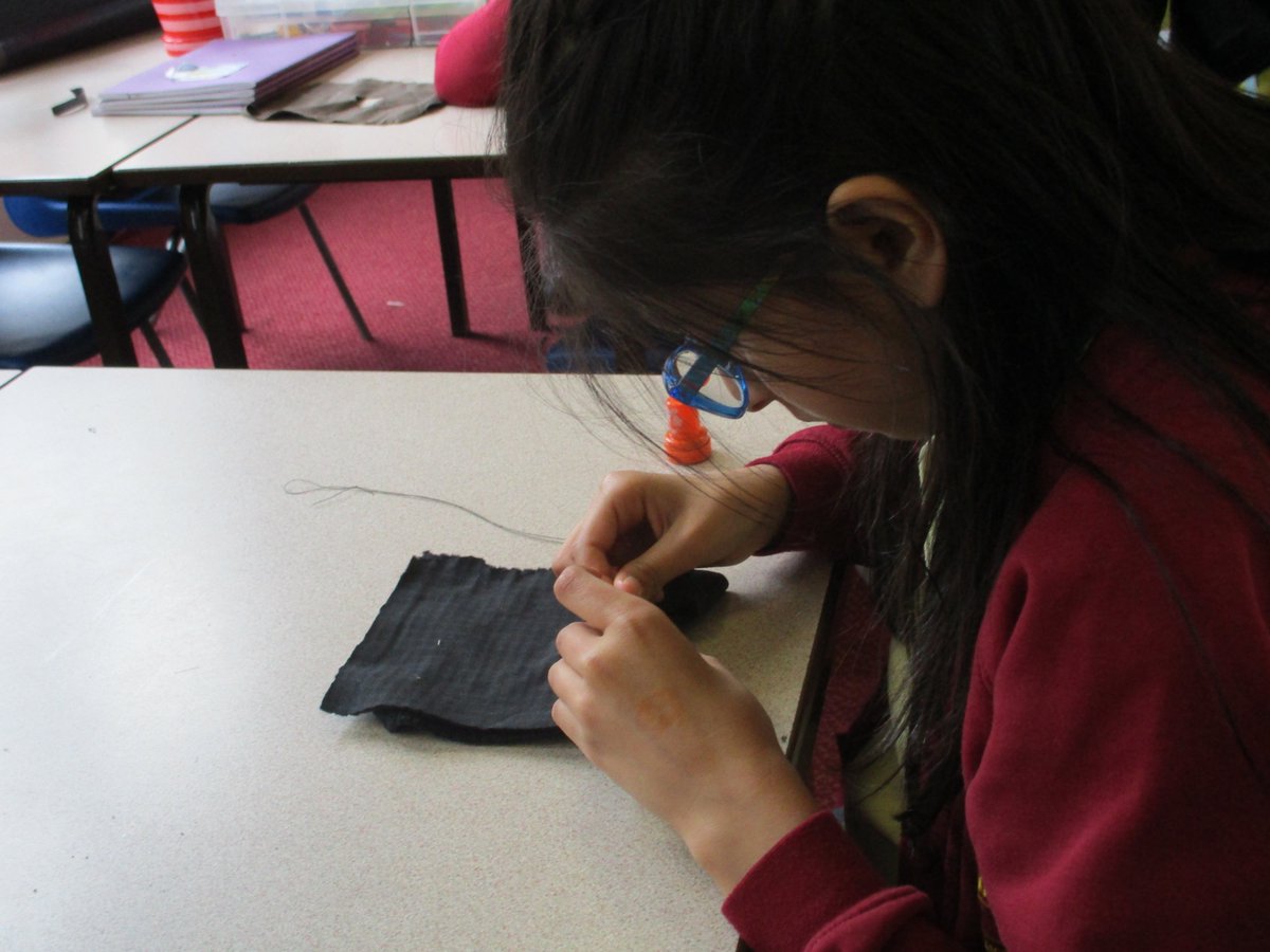class4stonefold's tweet image. Class 4 have spent this afternoon learning how to sew Anglo-Saxons clothing. We are the fashion designers of the future.
