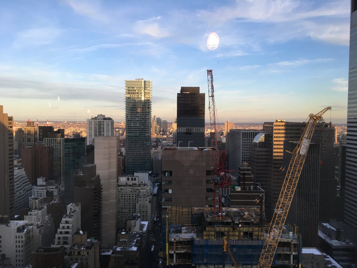 DirkCousaert's tweet photo. DC goes “Urban style” at NY

Vanop 34th and 35th floor zal men niet alleen kunnen genieten van het prachtige uitzicht maar ook van verschillende DC-creaties waaronder de aankleding van kantoorruimtes, receptie, keuken, etc

En dat in the city that never sleeps
Wordt vervolgd ... https://t.co/2XfnK4503C